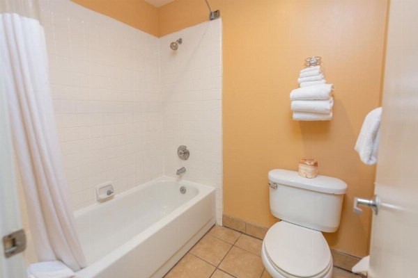 Ocean Pacific Lodge image 10