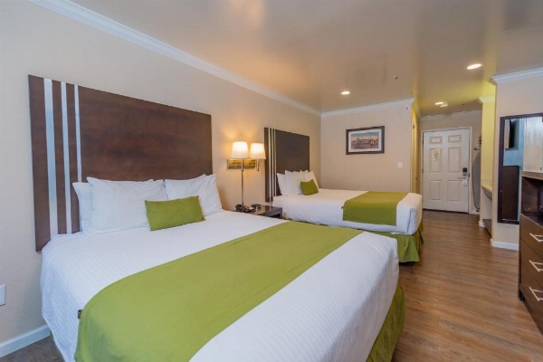 Ocean Pacific Lodge image 12