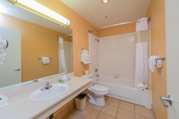 Ocean Pacific Lodge image 27