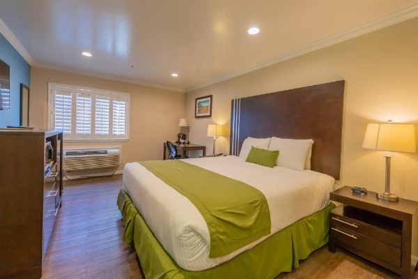 Ocean Pacific Lodge image 6